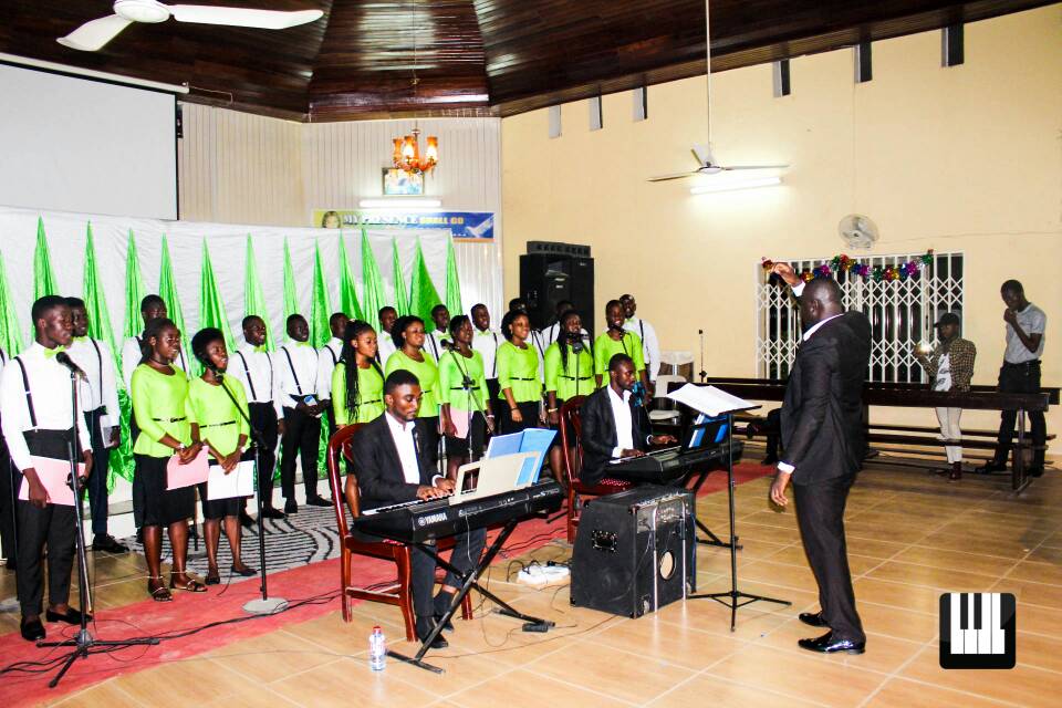 Bethel Symphonic Choir hosts Jehovah's Praise 2017 Kwaku Boakye-Frempong traveled to Koforidua to join the Bethel Symphonic Choir for a night of great Ghanaian choral music.