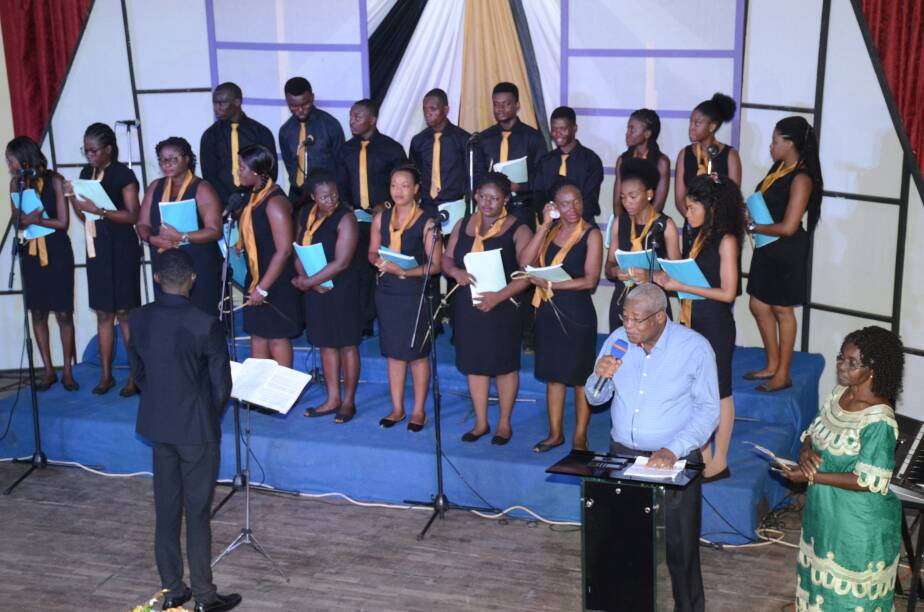 El Dunamis Minstrel's Album Launch Nii Adjetey witnessed the pre-Easter concert and album launch of El Dunamis Minstrels, an Osu-based choir celebrating its tenth year.