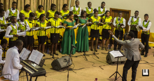 Laudateur Christus Premier On Sunday 30th August 2015, Alfred Patrick Addaquay made history when he premiered Laudateur Christus, the first oratorio written and publicly performed by a Ghanaian composer. The event was held at the Covenant Family Community Church at Cantoments, Accra.